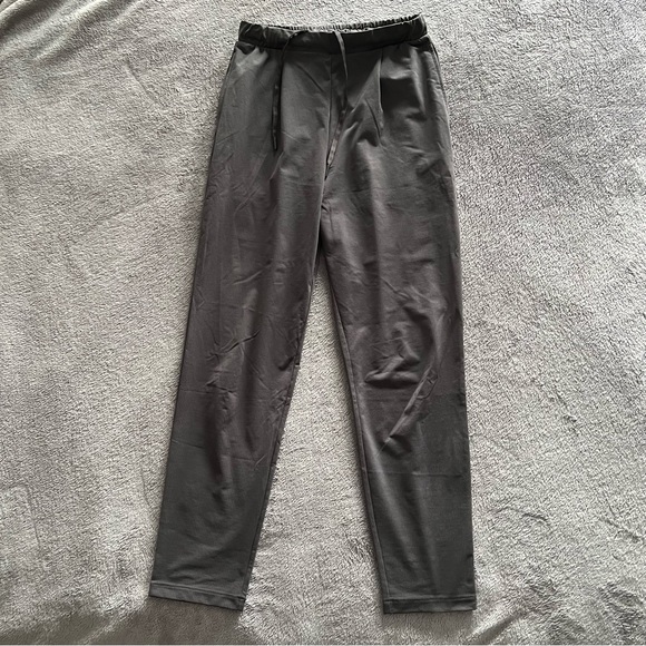 Uniqlo Pants 🤍 - Picture 2 of 9